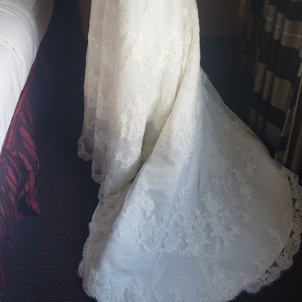 Casablanca A-Line Chantalily Lace Scallop Crystal Beaded Bridal Dress Style 1900 - Picture 10 of 16